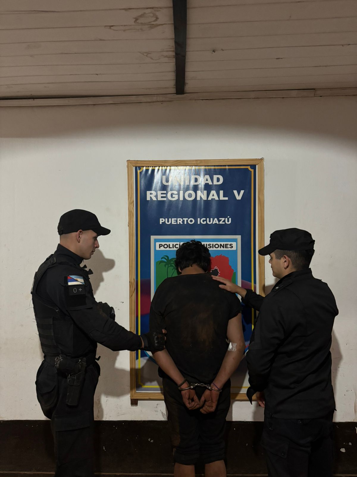 Amenazó a su madre con un cuchillo, atacó a policías y terminó detenido en Iguazú  2